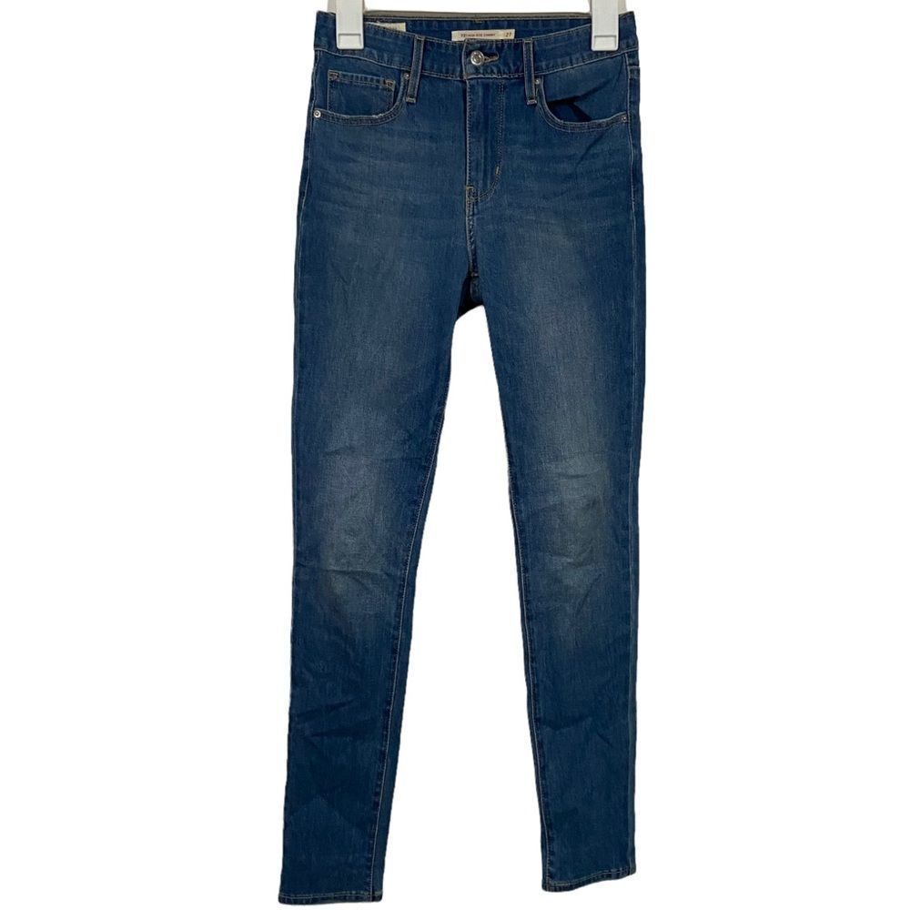 Levi’s 721 Medium Wash High Waisted Skinny Jeans